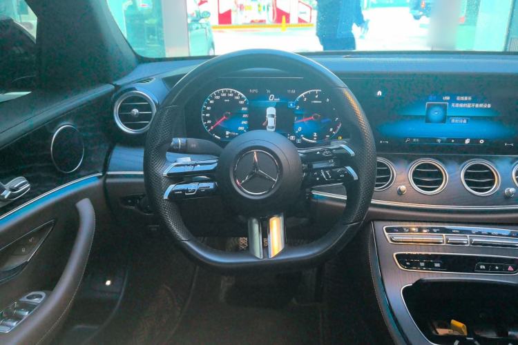 Used Mercedes-Benz E-Class 2022 E 260 Stylish Sports Edition Steering Wheel