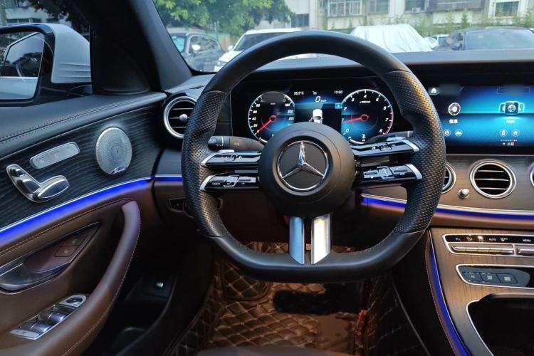 Used Mercedes-Benz E-Class 2022 Revised E 300 L Sport Luxury Edition Steering Wheel