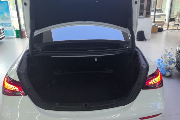 Used Mercedes-Benz E-Class 2022 E 260 Stylish Sports Edition Trunk