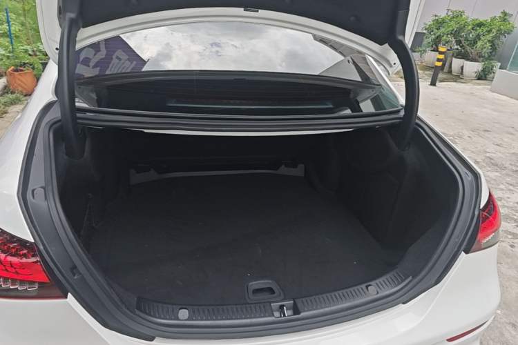 Used Mercedes-Benz E-Class 2022 Restyled E 260 L Sport Edition Trunk