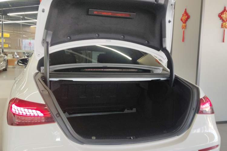 Used Mercedes-Benz E-Class 2022 E 260 L Sport Edition Trunk