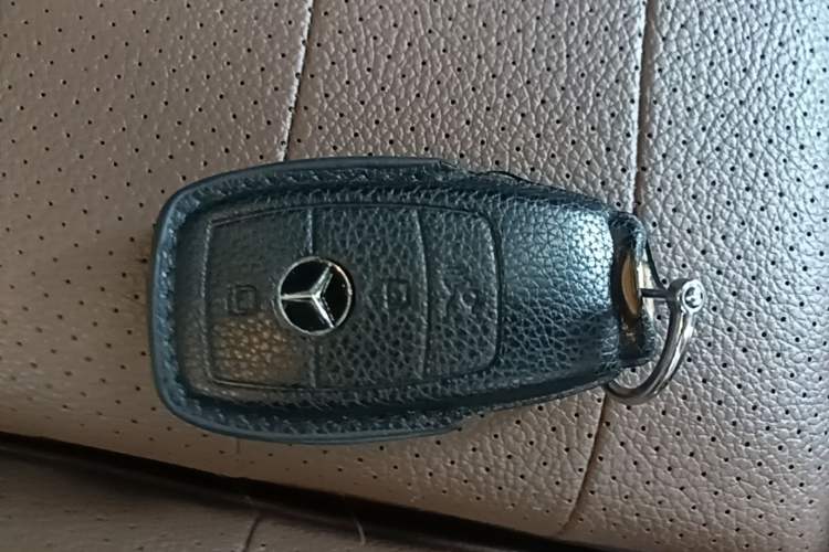 Used Mercedes-Benz E-Class 2022 Second Facelift E 300 L Fashion Edition Vehicle Key