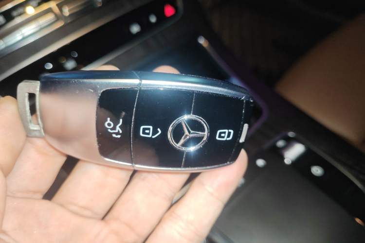 Used Mercedes-Benz E-Class 2022 Revised E 300 L Sporty and Stylish Edition Vehicle Key