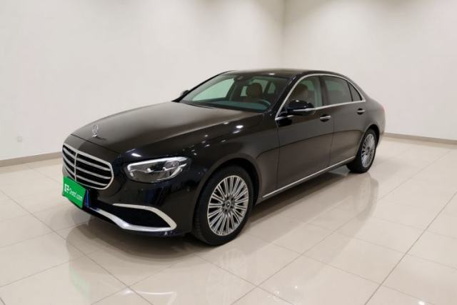 Ojetý Mercedes-Benz E-Class 2023 Updated E 300 L Luxury Edition