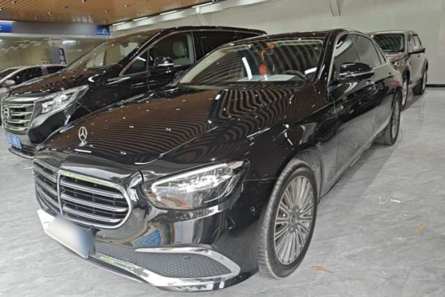 Mercedes-Benz E-Class 2023 E 300 L Luxury Model usado