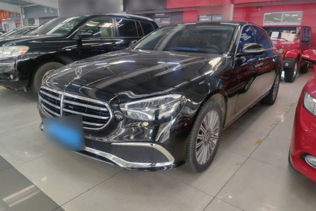 Ojetý Mercedes-Benz E-Class 2023 Updated E 300 L Fashion Edition
