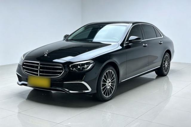 Ojetý Mercedes-Benz E-Class 2023 Facelift E 260 L