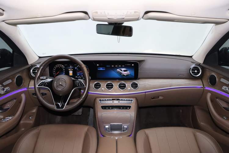 Used Mercedes-Benz E-Class 2023 Updated E 300 L Fashion Edition Audio And AC Panel