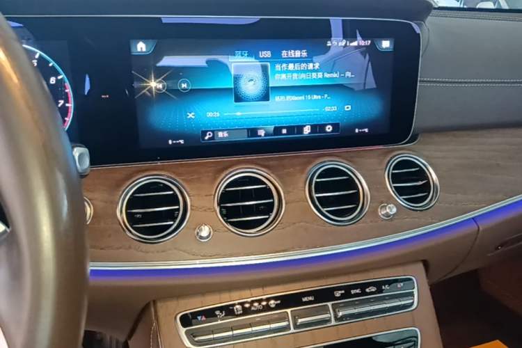 Used Mercedes-Benz E-Class 2023 Updated E 300 L Fashion Edition Audio And AC Panel