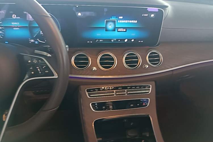 Used Mercedes-Benz E-Class 2023 Updated E 300 L Fashion Edition Audio And AC Panel
