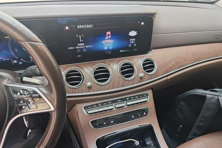 Used Mercedes-Benz E-Class 2023 E 260 L Audio And AC Panel