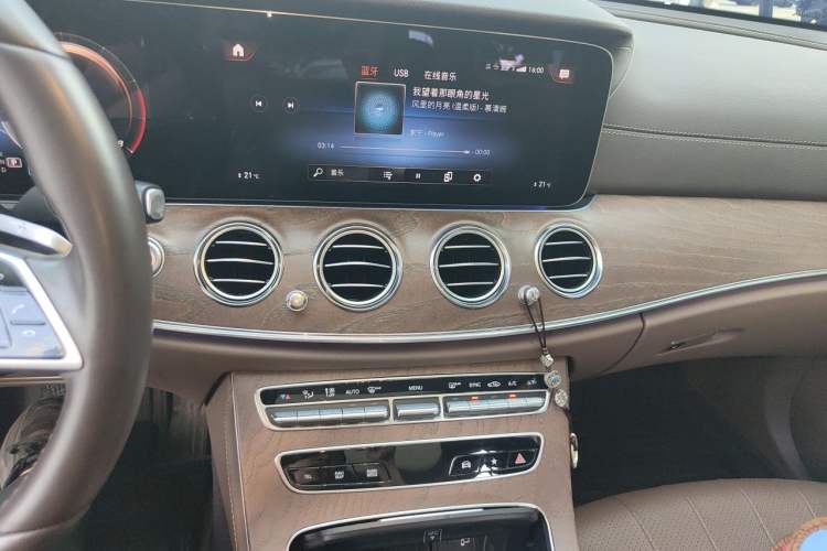 Used Mercedes-Benz E-Class 2023 Facelift E 260 L 4MATIC Audio And AC Panel