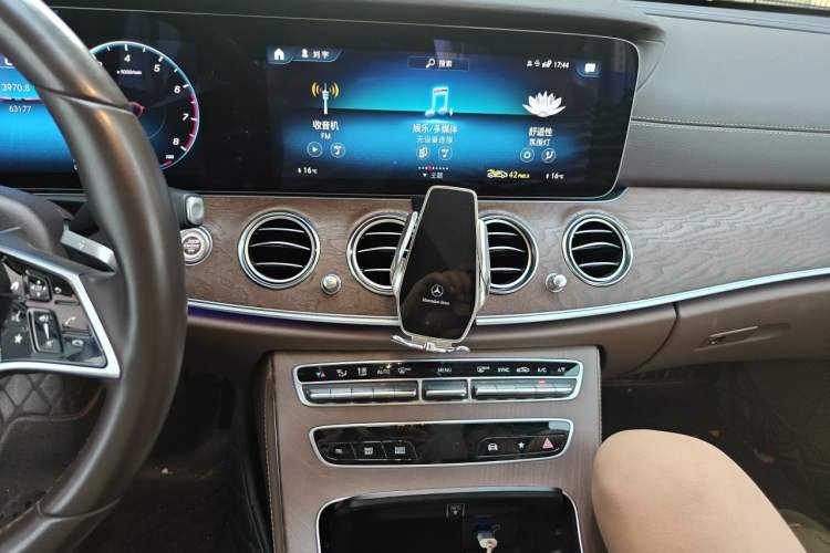 Used Mercedes-Benz E-Class 2023 Updated E 300 L Luxury Edition Audio And AC Panel