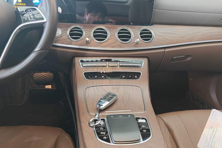 Used Mercedes-Benz E-Class 2023 Updated E 300 L Luxury Edition Audio And AC Panel