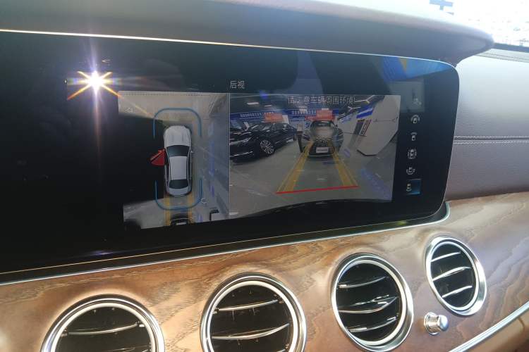 Used Mercedes-Benz E-Class 2023 Updated E 300 L Fashion Edition Audio And AC Panel
