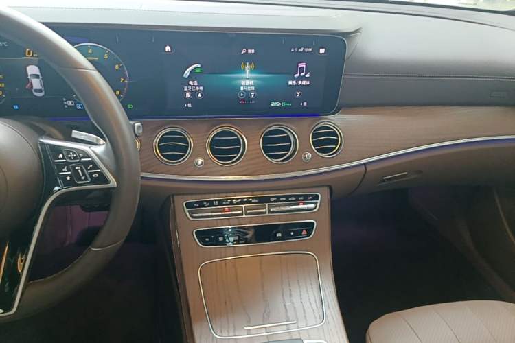 Used Mercedes-Benz E-Class 2023 Updated E 300 L Fashion Edition Audio And AC Panel