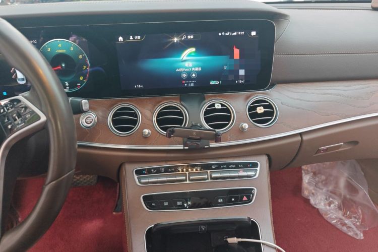 Used Mercedes-Benz E-Class 2023 Updated E 300 L Luxury Edition Audio And AC Panel