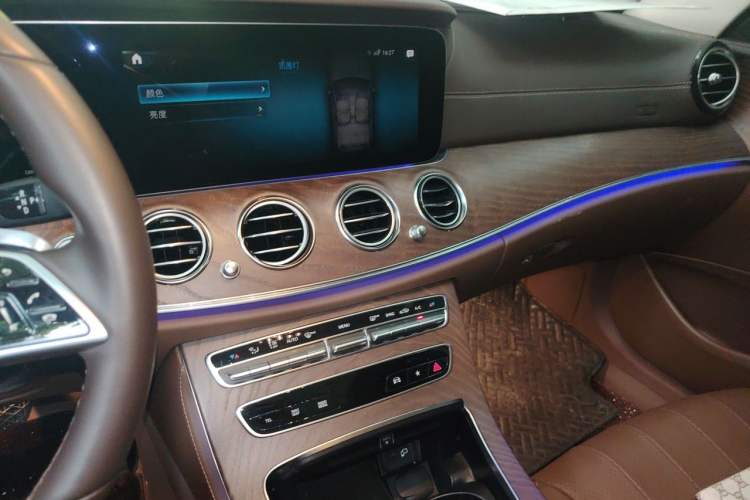 Used Mercedes-Benz E-Class 2023 Updated E 300 L Luxury Edition Audio And AC Panel
