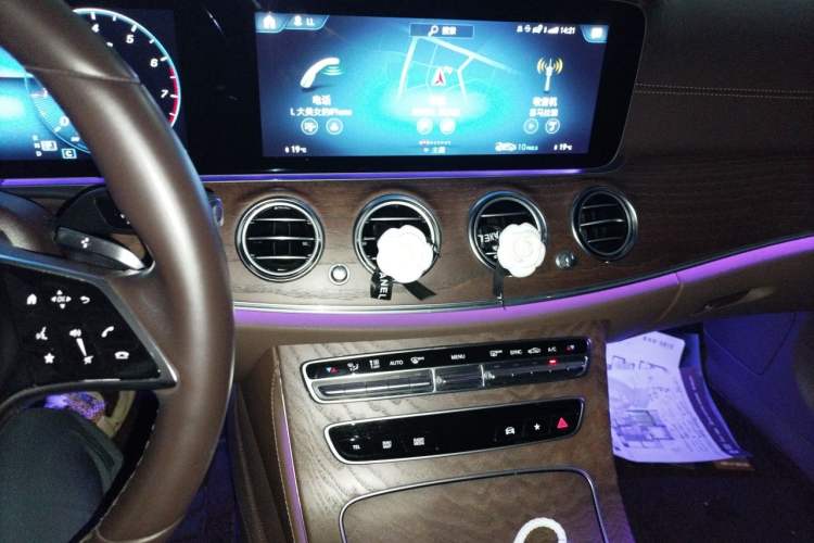 Used Mercedes-Benz E-Class 2023 E 260 L Audio And AC Panel