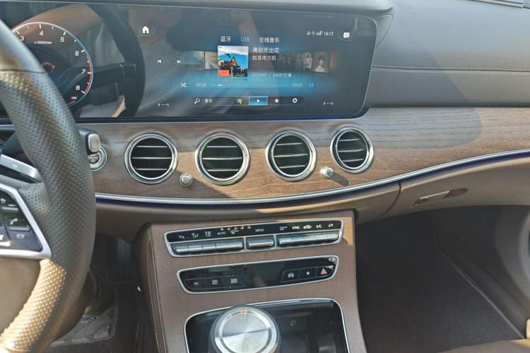 Used Mercedes-Benz E-Class 2023 Updated E 300 L Fashion Edition Audio And AC Panel