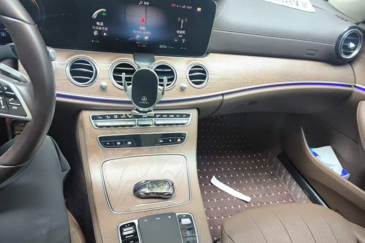 Used Mercedes-Benz E-Class 2023 Updated E 300 L Fashion Edition Audio And AC Panel