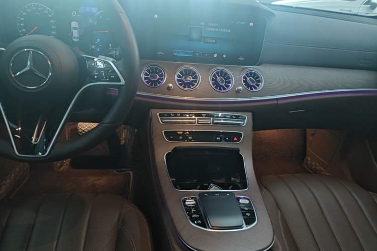 Used Mercedes-Benz E-Class 2023 Revised E 300 L Prestige Edition Audio And AC Panel