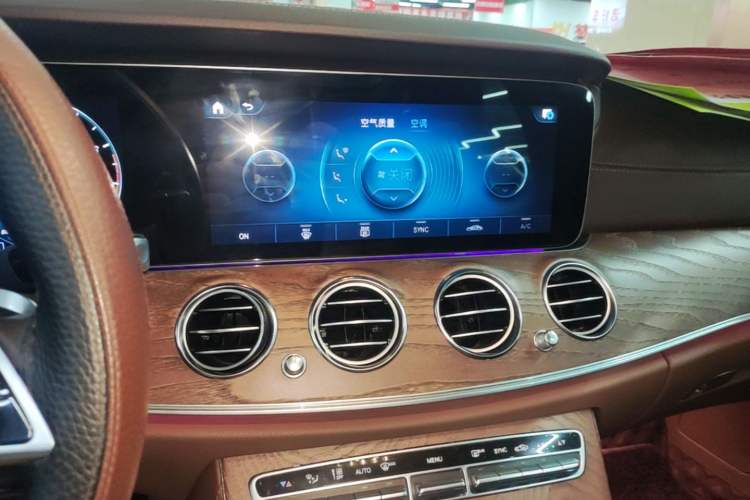 Used Mercedes-Benz E-Class 2023 Updated E 300 L Fashion Edition Audio And AC Panel