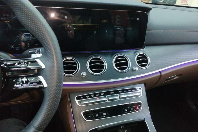 Used Mercedes-Benz E-Class 2023 Restyled E 300 L Sport Luxury Edition Audio And AC Panel
