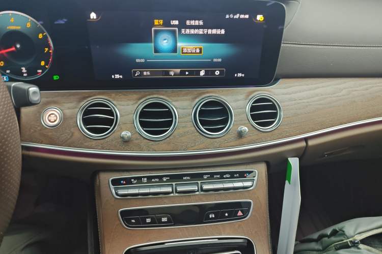 Used Mercedes-Benz E-Class 2023 Updated E 300 L Fashion Edition Audio And AC Panel