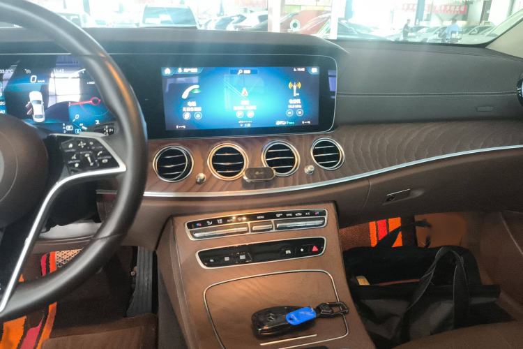 Used Mercedes-Benz E-Class 2023 E 260 L Audio And AC Panel