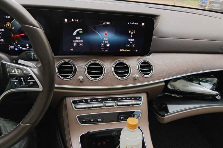Used Mercedes-Benz E-Class 2023 Updated E 300 L Luxury Edition Audio And AC Panel