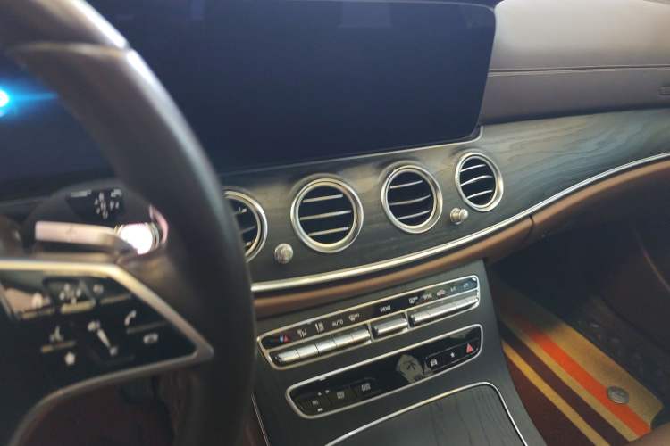 Used Mercedes-Benz E-Class 2023 E 260 L Audio And AC Panel