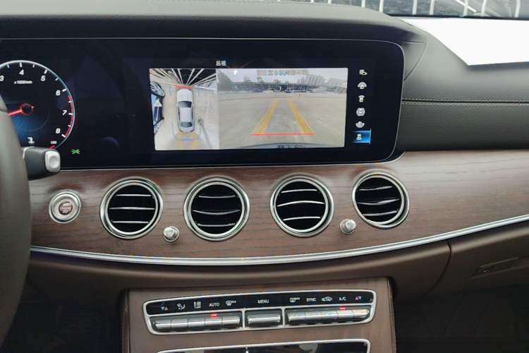 Used Mercedes-Benz E-Class 2023 Updated E 300 L Fashion Edition Audio And AC Panel