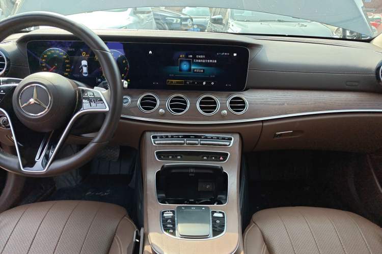 Used Mercedes-Benz E-Class 2023 Updated E 300 L Fashion Edition Audio And AC Panel