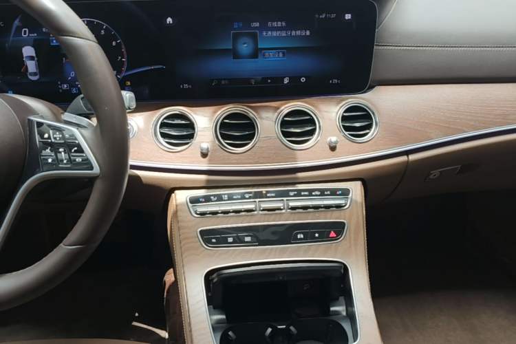 Used Mercedes-Benz E-Class 2023 Updated E 300 L Fashion Edition Audio And AC Panel