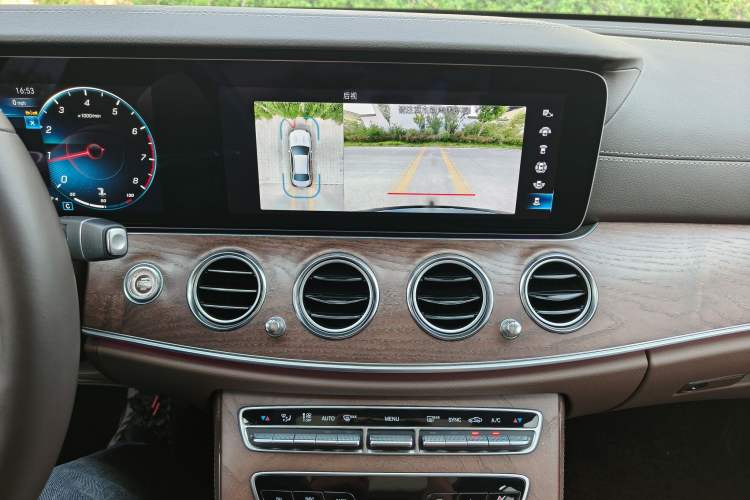 Used Mercedes-Benz E-Class 2023 Updated E 300 L Luxury Edition Audio And AC Panel