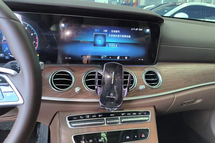 Used Mercedes-Benz E-Class 2023 Updated E 300 L Fashion Edition Audio And AC Panel