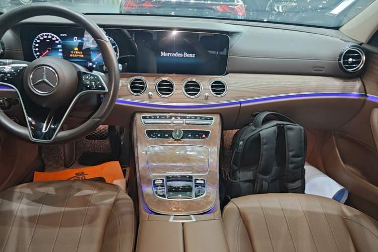 Used Mercedes-Benz E-Class 2023 Updated E 300 L Fashion Edition Audio And AC Panel
