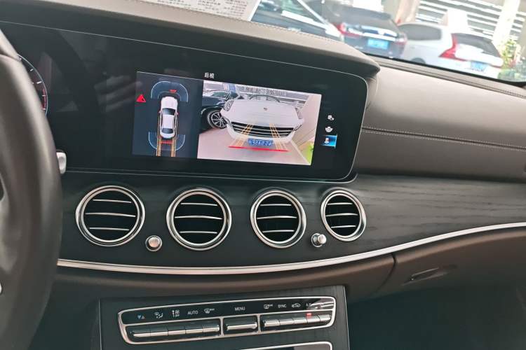 Used Mercedes-Benz E-Class 2023 E 260 L Audio And AC Panel