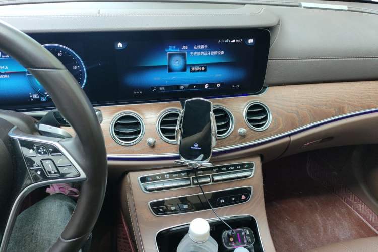 Used Mercedes-Benz E-Class 2023 Updated E 300 L Luxury Edition Audio And AC Panel
