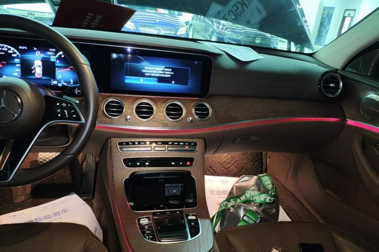 Used Mercedes-Benz E-Class 2023 Updated E 300 L Fashion Edition Audio And AC Panel