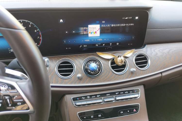 Used Mercedes-Benz E-Class 2023 E 260 L Audio And AC Panel
