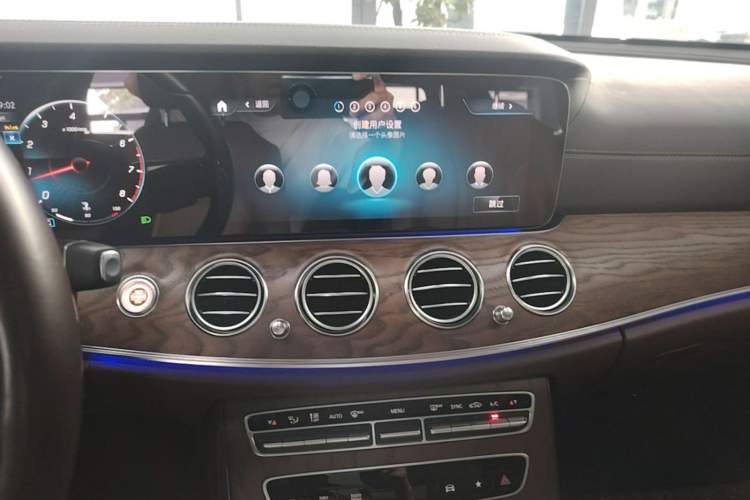 Used Mercedes-Benz E-Class 2023 Updated E 300 L Fashion Edition Audio And AC Panel