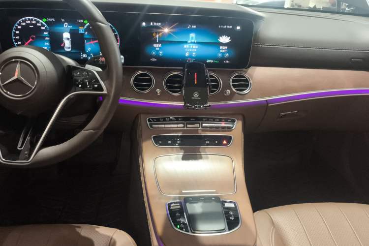 Used Mercedes-Benz E-Class 2023 Updated E 300 L Luxury Edition Audio And AC Panel