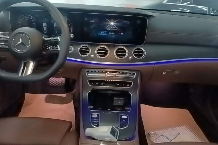 Used Mercedes-Benz E-Class 2023 E 260 L Sport Edition Audio And AC Panel