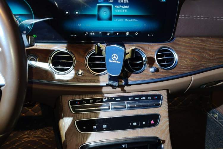 Used Mercedes-Benz E-Class 2023 Updated E 300 L Luxury Edition Audio And AC Panel