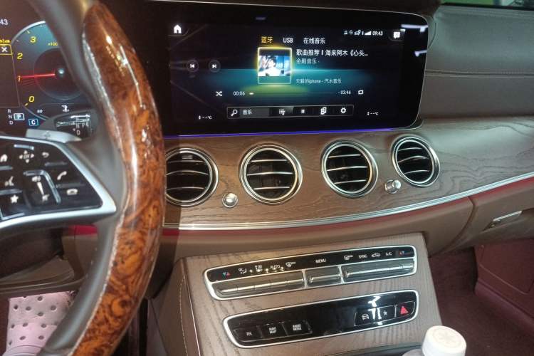 Used Mercedes-Benz E-Class 2023 Updated E 300 L Luxury Edition Audio And AC Panel