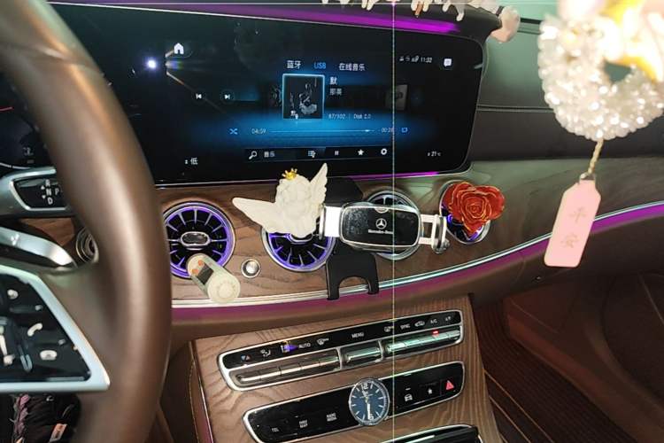Used Mercedes-Benz E-Class 2023 Updated E 300 L Luxury Edition Audio And AC Panel