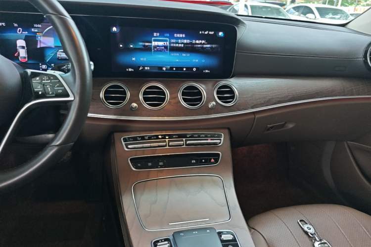 Used Mercedes-Benz E-Class 2023 Updated E 300 L Luxury Edition Audio And AC Panel