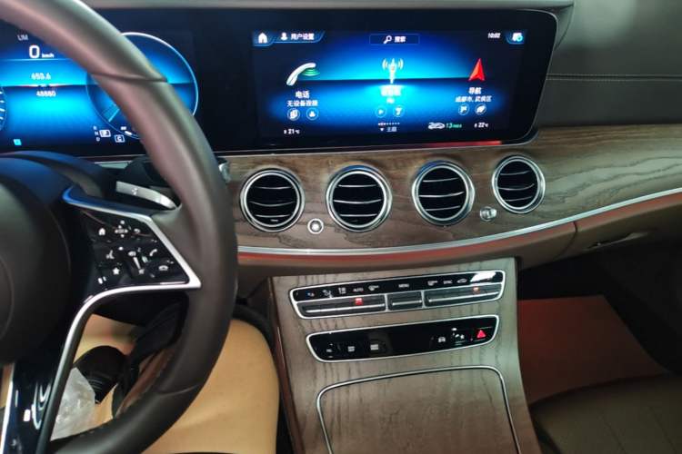 Used Mercedes-Benz E-Class 2023 Facelift E 260 L Audio And AC Panel